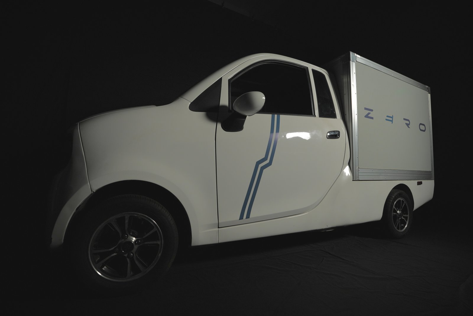BUFFALO — mini-van électrique L6e pour PME